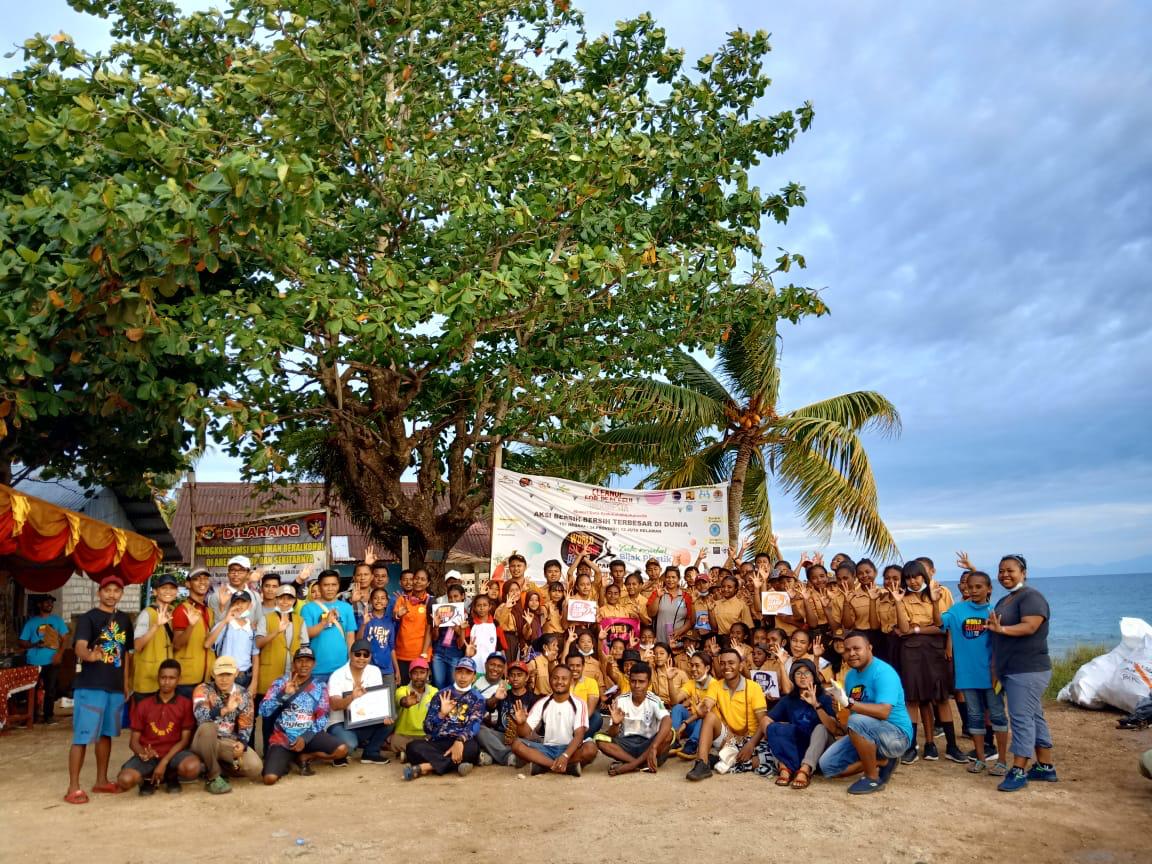 Rekreasi sambil Bersih Pantai Korem