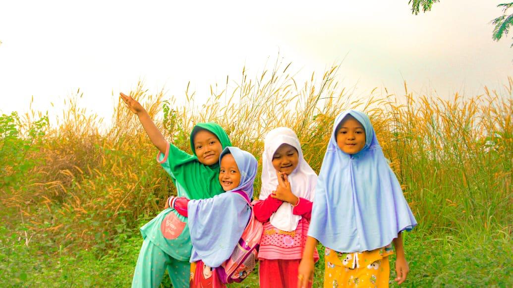Galeri aktivitas Relawan Pengajar! Anak TK di Saung Baca Suradita ke-5
