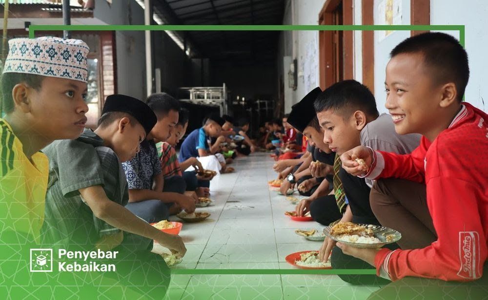 Galeri aktivitas  Memberi Makan Anak Yatim  di Bulan Ramadhan ke-2