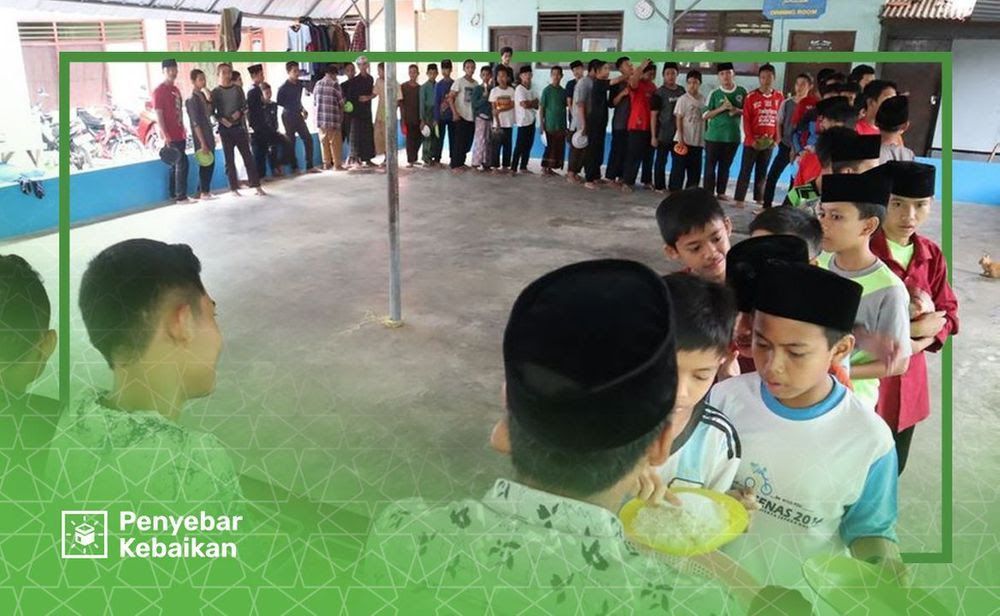 Galeri aktivitas  Memberi Makan Anak Yatim  di Bulan Ramadhan ke-3