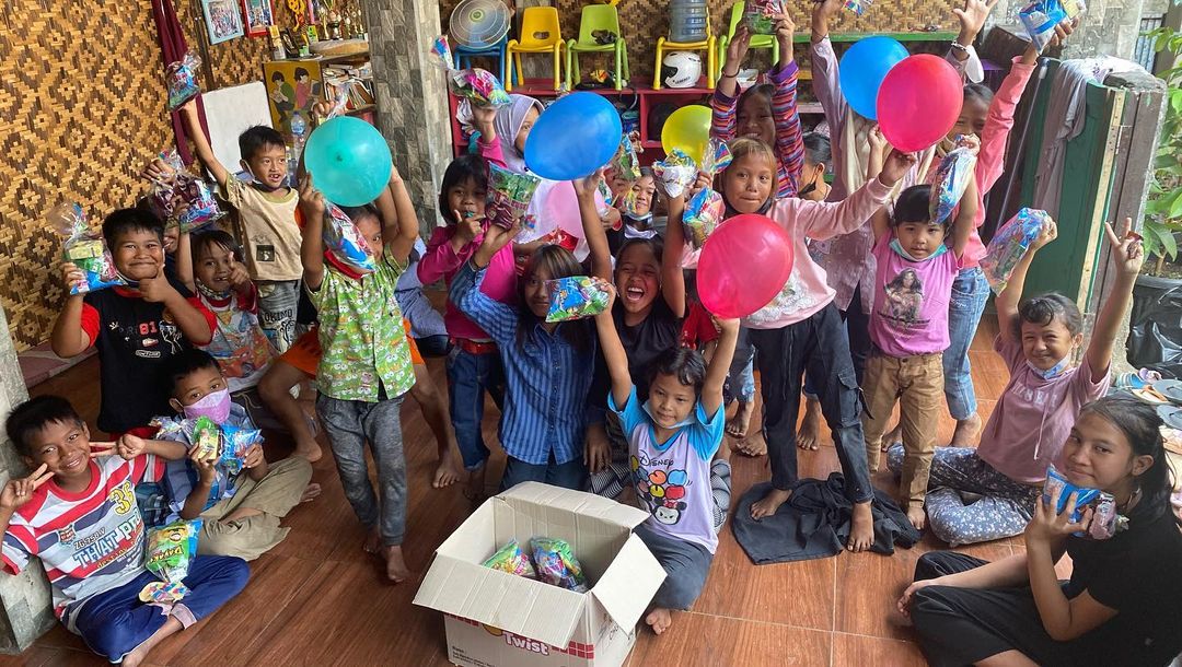 Galeri aktivitas BUKBER DAN BELI BAJU LEBARAN UNTUK ANAK JALANAN ke-3