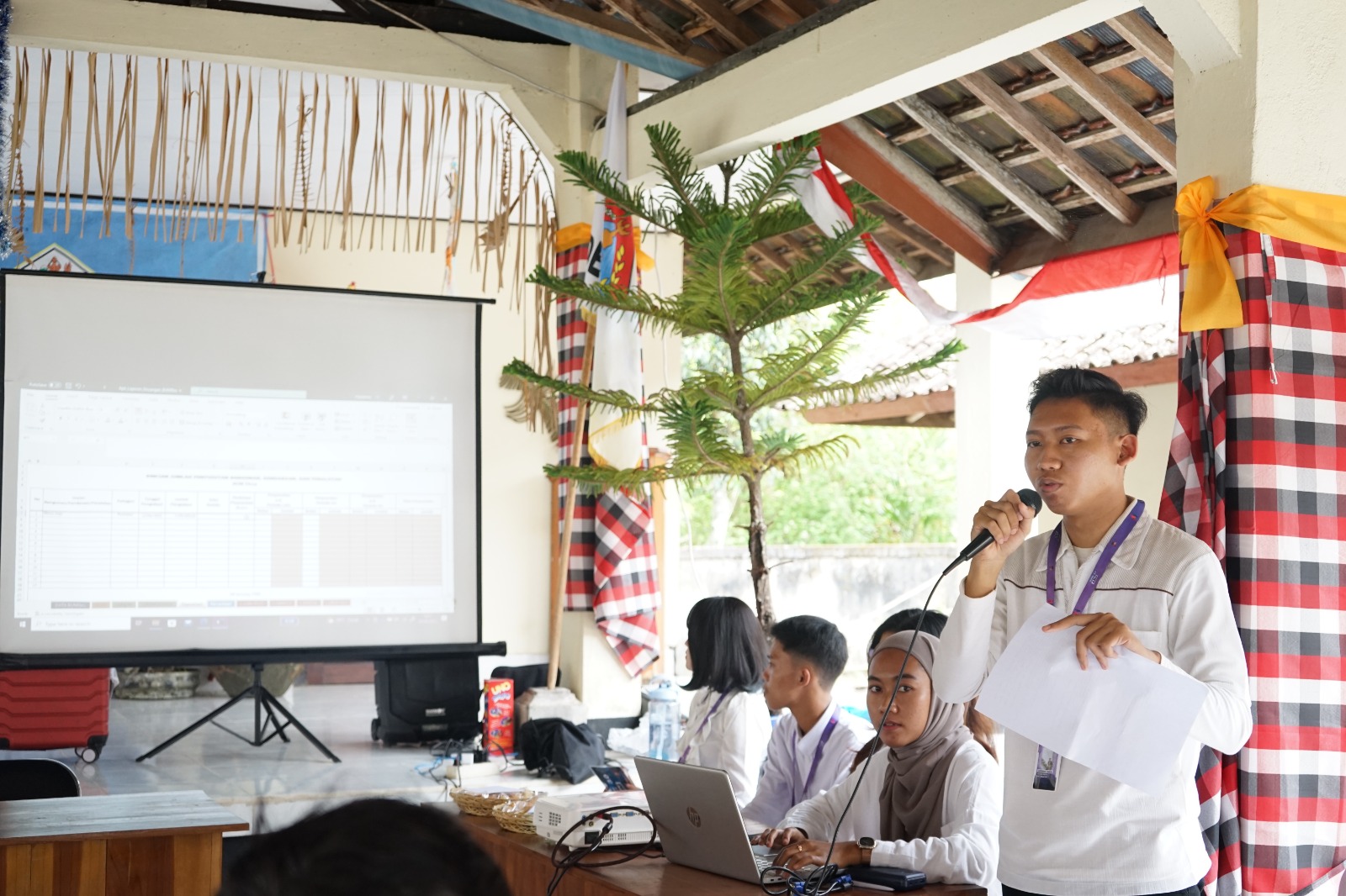 Galeri aktivitas Milenial Mengabdi 4.0 Labuan Bajo ke-4