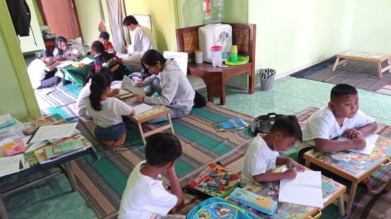 Galeri aktivitas Relawan Agatha English Project (Onsite Class) ke-4