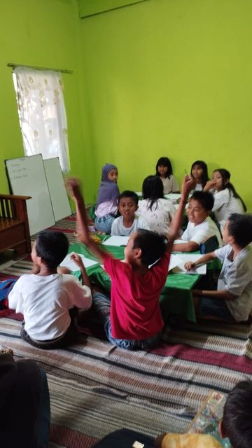 Galeri aktivitas Relawan Agatha English Project (Onsite Class) ke-5