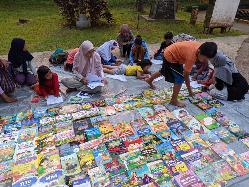 Relawan Offline Lapak Baca - Depok