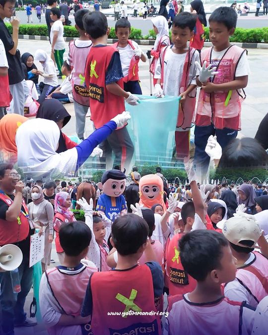 Galeri aktivitas Sambut Bulan Suci : Aksi Bersih Velodrome ke-4