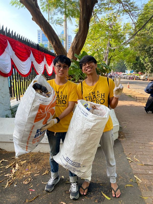 Galeri aktivitas Clean up Trash Hero Jakarta ke-202 ke-3