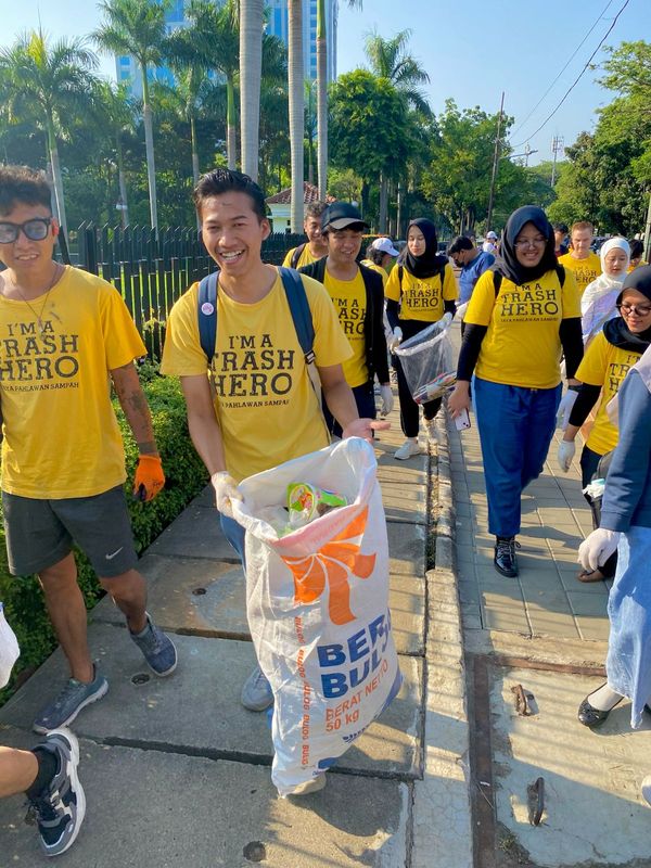 Galeri aktivitas Clean up Trash Hero Jakarta ke-202 ke-5