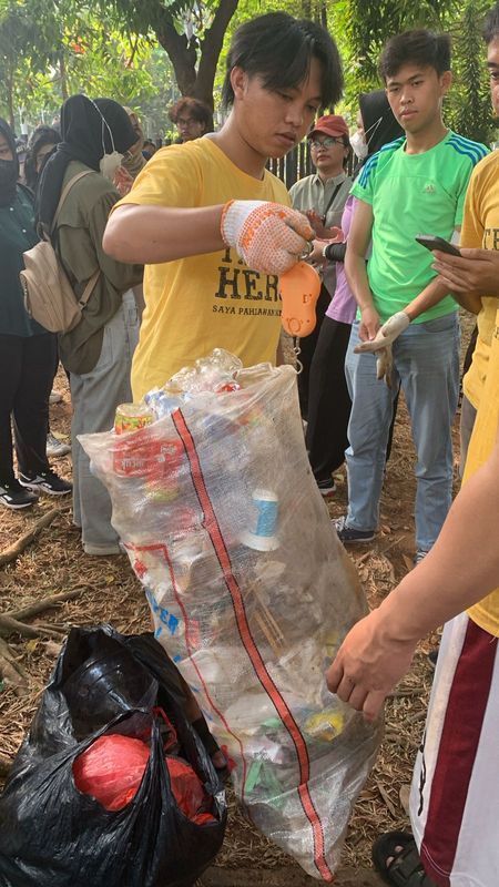 Galeri aktivitas Clean up Trash Hero Jakarta ke-202 ke-15