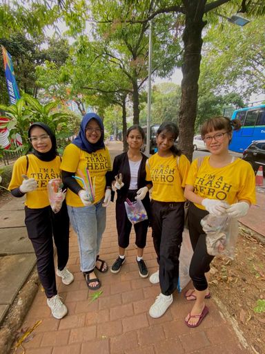 Galeri aktivitas Clean up Trash Hero Jakarta ke-202 ke-19