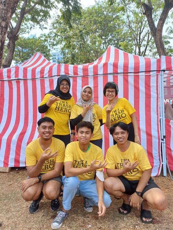 Galeri aktivitas Clean up Trash Hero Jakarta ke-202 ke-21
