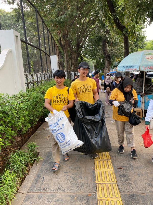 Galeri aktivitas Clean up Trash Hero Jakarta ke-204 ke-16